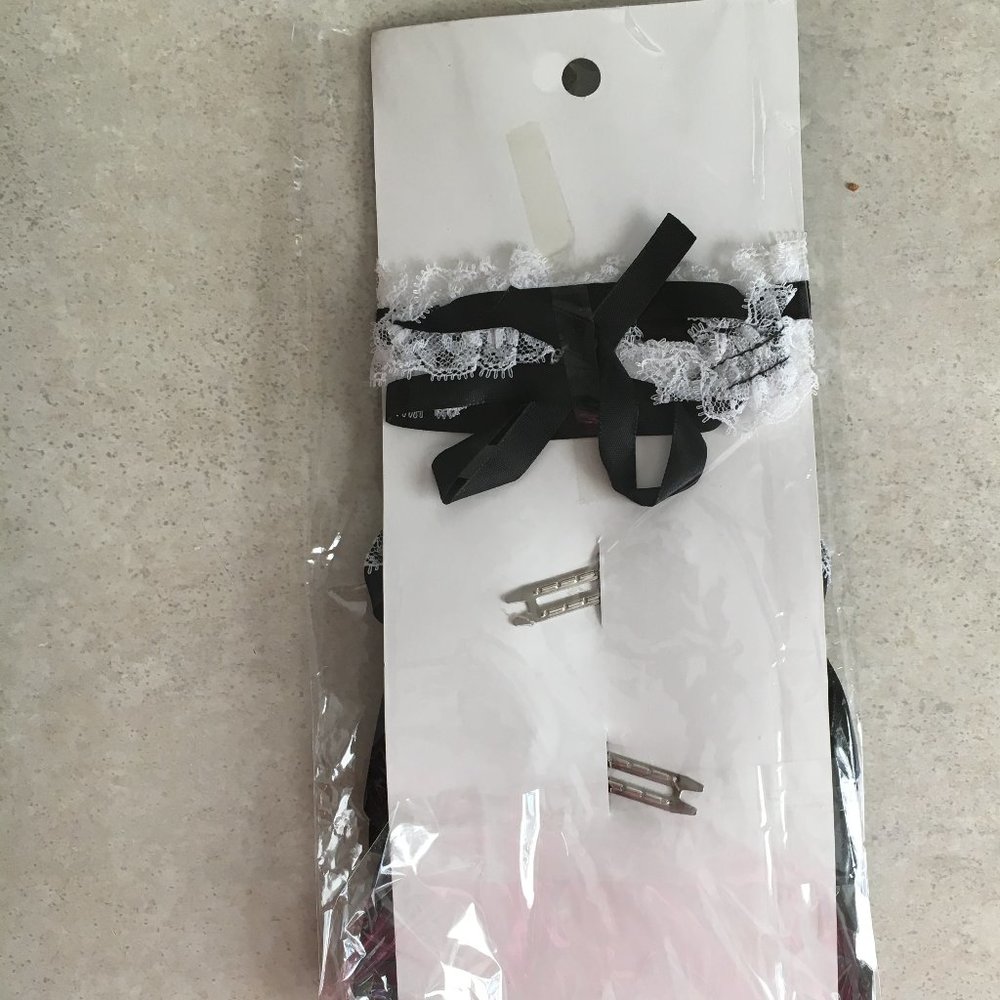 Leg Avenue French Maid  Victorian Cameo Choker & Hair Bows NWT NOS - Picture 5 of 5